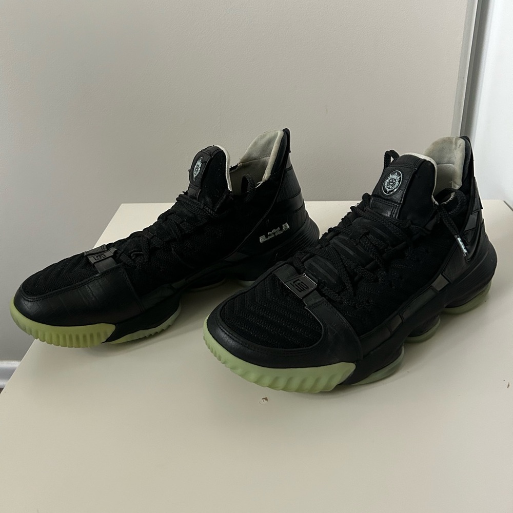 Nike LeBron 16 SB Glow Mens Black Leather & Mesh Basketball Shoe
